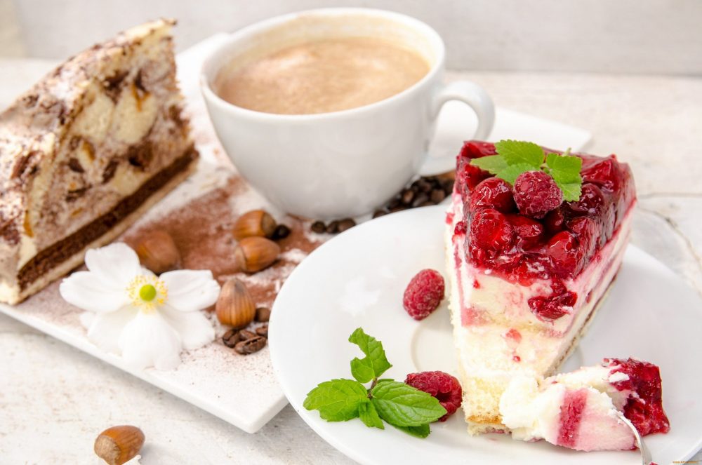 пироженое и кофе