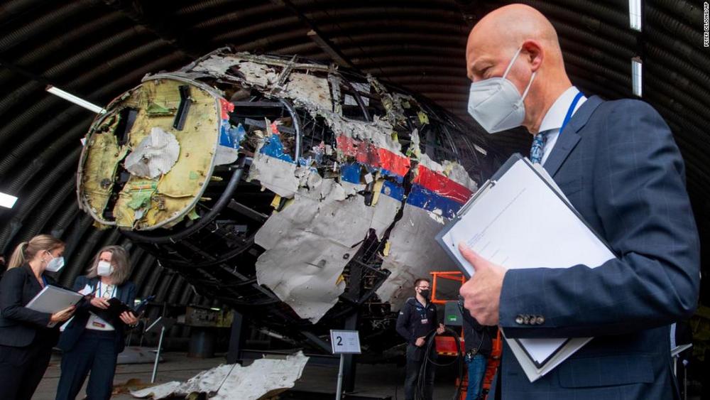 Реконструированные обломки рейса MH17 Амстердама - Куала-Лумпур.