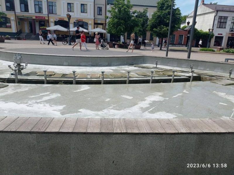 Ремонт фонтана на Советской. Фото: Брестский горисполком