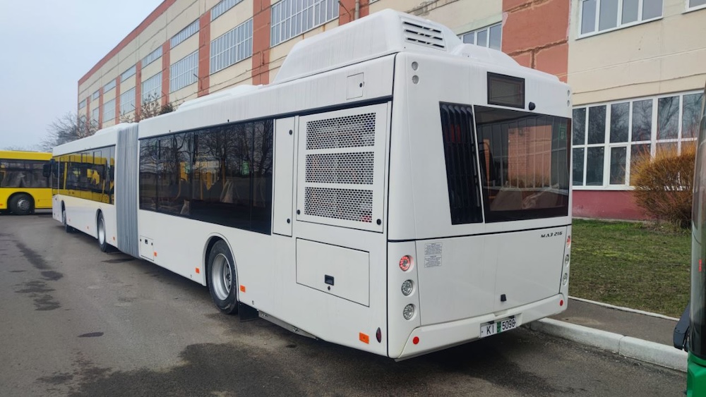 Один из новых автобусов-«гармошек» с кондиционером в Бресте. Фото: «Любимый Брест».