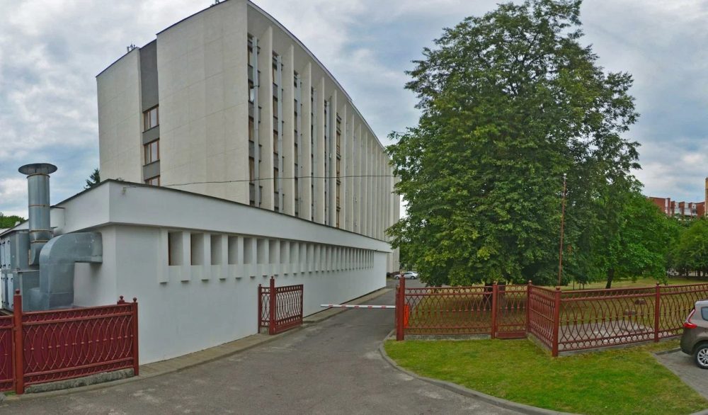 Въезд на территорию Брестского горисполкома. Фото из яндекс-карт