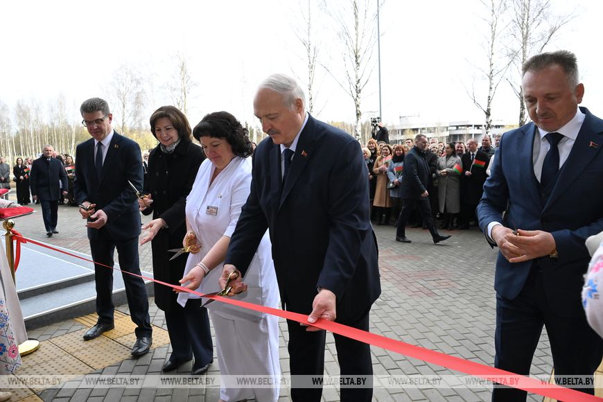 Лукашенко на открытии поликлиники